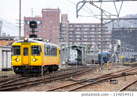 [Miyazu Line] Trains switching at Nishi-Maizuru Depot 114854411