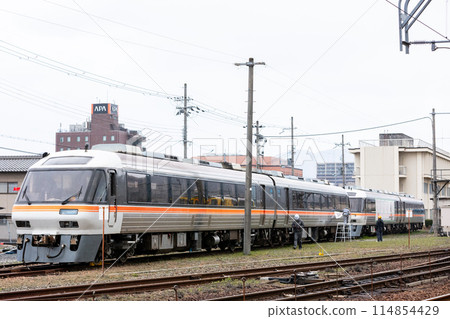 [Miyazu Line] A train being maintained at Nishi-Maizuru Depot 114854429