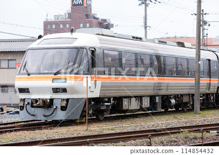 [Miyazu Line] A train being maintained at Nishi-Maizuru Depot 114854432