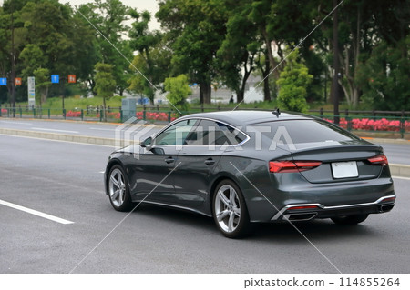 Black sedan image 114855264