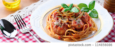 Spaghetti with meatballs (close-up) Spaghetti with meatballs (close-up) 114856086