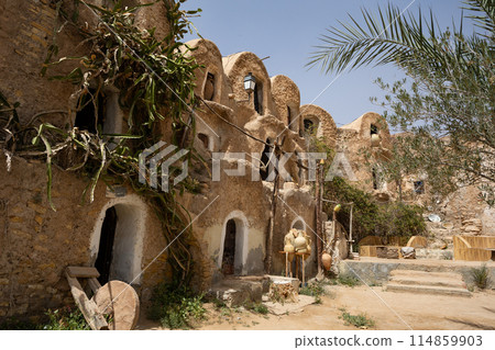 Fortified village with houses and granaries, sights of Tunisia. Ksar of Medenine, Berber, Tataouine 114859903
