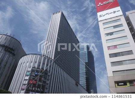 JR大阪梅田站週邊的高樓大廈 114861531