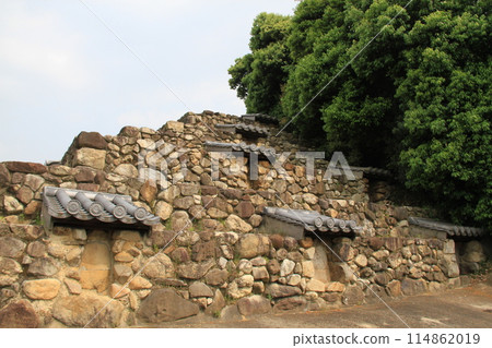 The earthen tower "Zuto" in Takabatake-cho, Nara City The earthen tower "Zuto" in Takabatake-cho, Nara City 114862019