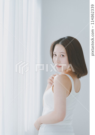 female, lady, woman 114862339
