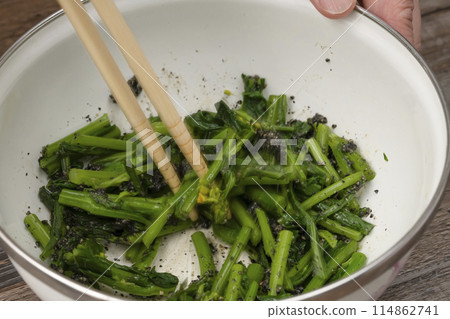 Sesame-dressed Tsumina Sesame-dressed Tsumina 114862741