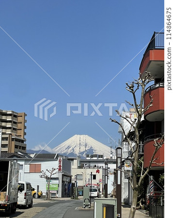 Mount Fuji as seen from the town of Izu 114864675