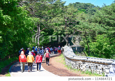 南漢山城健行路線和健行者 [韓國江州市] 114864721