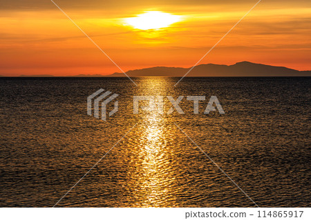 日本最美的夕陽百選 - 從淡路島眺望小豆島的播磨海的夕陽和夕陽 18:39 114865917