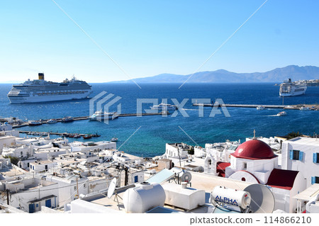 Streets of Mykonos 114866210