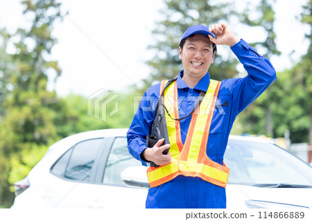Road service worker portrait Road service worker portrait 114866889