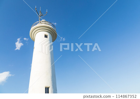 "Aomori Prefecture" Samekado Lighthouse, Hachinohe City, shining against the blue sky 114867352