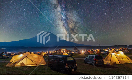 Mount Fuji and the Milky Way as seen from a campsite in Shizuoka Prefecture 114867514