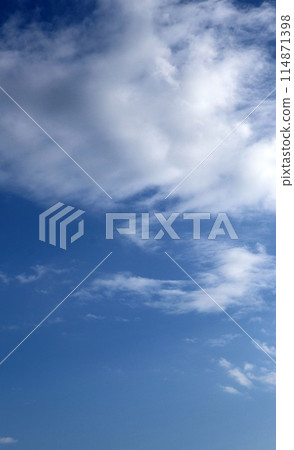 Clouds floating in the blue sky Clouds floating in the blue sky 114871398