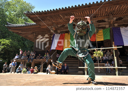 長光寺鬼舞青鬼拿著斧子跳舞 114872357