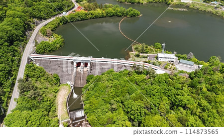 Higashihiroshima City, Hiroshima Prefecture_Fresh greenery [Mukunashi Dam] Drone aerial photography_MUK_No07 114873565