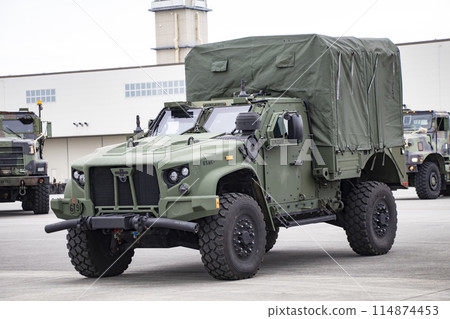 Wheeled multipurpose military vehicle Wheeled multipurpose military vehicle 114874453