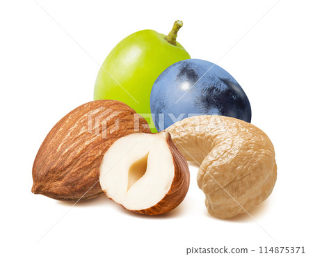 Blue and green grapes, almond, hazelnut, cashew nut isolated on white background 114875371