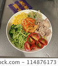 Tonight's dinner is chilled Chinese noodles. 114876173