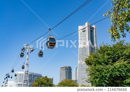 [Kanagawa Prefecture] Yokohama Minato Mirai on a clear day: Yokohama Air Cabin and Landmark Tower 114876688