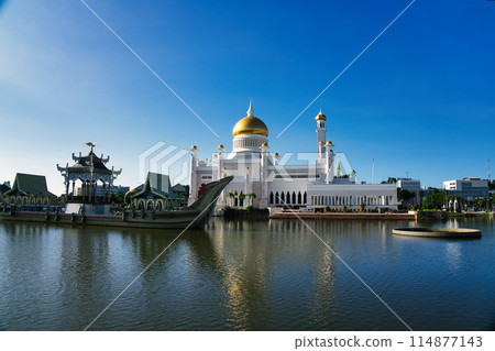 Old Mosque on the water Old Mosque on the water 114877143