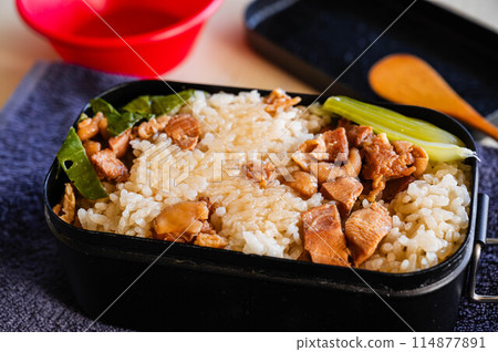 梅斯汀罐頭烤雞肉串米 114877891