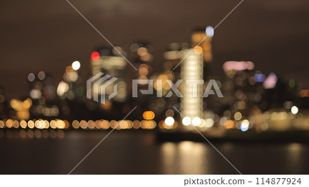 Blurry background of the skyline of Montreal at night - travel photography 114877924