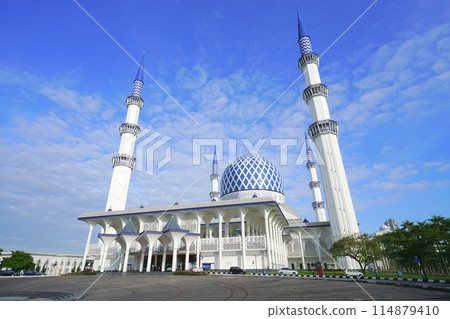 Sultan Salahuddin Abdul Aziz Mosque, Shah Alam, Malaysia 114879410