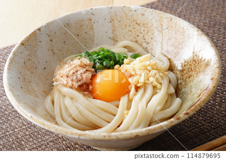 冷凍烏冬面和冷面 114879695