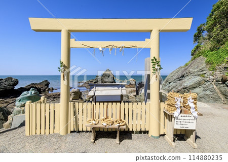 伊勢市夫妻岩與二見置玉神社遠方參拜地 114880235