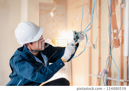 電工在建築工地接線 114880539