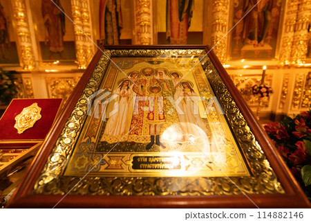 Icon in the interior of an Orthodox church. 114882146