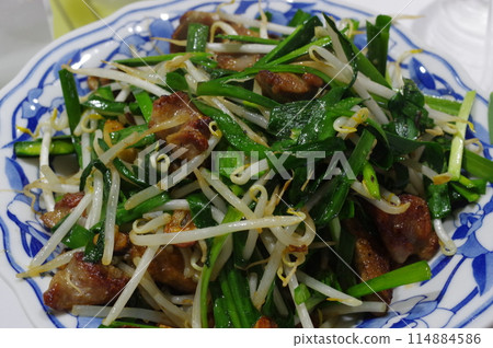 Nutritious stir-fried liver and chives 114884586