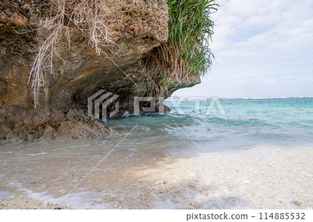 Okinawa coast beach rock Okinawa coast beach rock 114885532