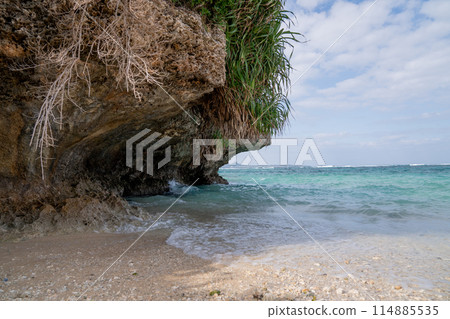 沖繩海岸 海灘 岩石 沖繩海岸 海灘 岩石 114885535