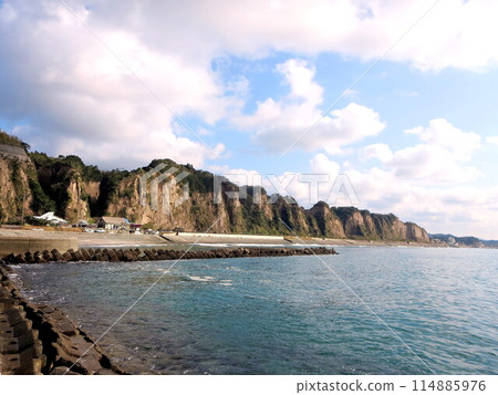The East China Sea and the cliffs of Shirasudai The East China Sea and the cliffs of Shirasudai 114885976