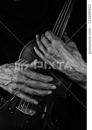 Hand expression 114886822