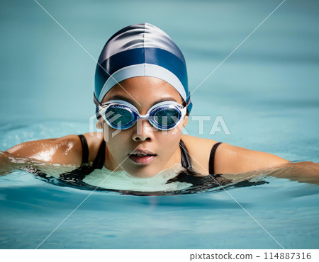 Close-up of a Japanese female swimmer 114887316