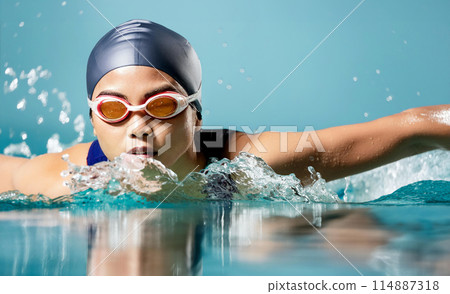女游泳選手的特寫 女游泳選手的特寫 114887318