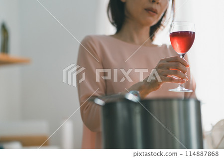 女生 女孩 女性 114887868