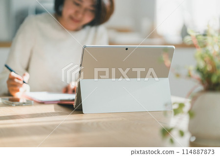 女生 女孩 女性 114887873