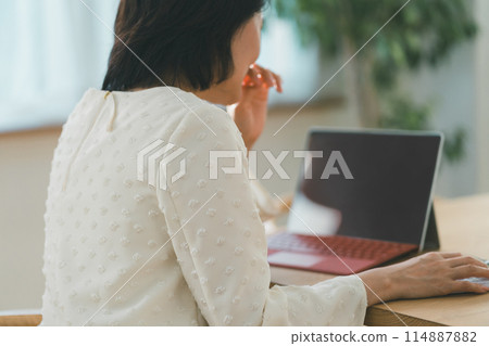 女生 女孩 女性 114887882