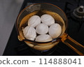 How to boil eggs, cracking eggs, kitchen 114888041