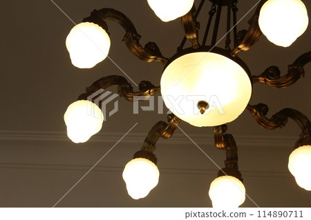 復古時尚的燈飾 114890711