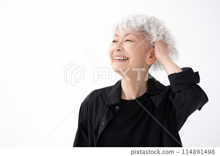 Stylish senior woman with gray hair 114891498