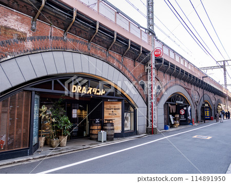 鐵路高架橋的磚塊保留了建造時的原樣 114891950