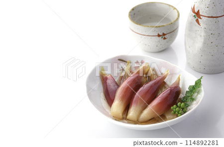 Refreshing and delicious! Pickled Japanese ginger in sweet vinegar (white background) 114892281