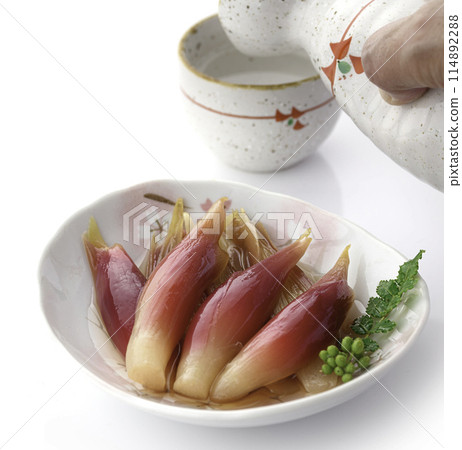 Refreshing and delicious! Pickled Japanese ginger in sweet vinegar (white background) 114892288