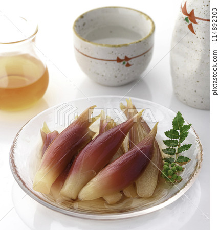 Refreshing and delicious! Pickled Japanese ginger in sweet vinegar (white background) Refreshing and delicious! Pickled Japanese ginger in sweet vinegar (white background) 114892303