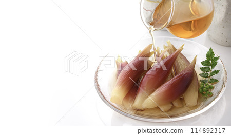 Refreshing and delicious! Pickled Japanese ginger in sweet vinegar (white background) 114892317